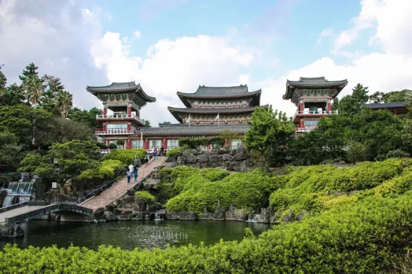 Chùa Yakcheonsa