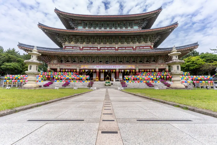 Chùa Yakcheonsa Jeju Ngôi Chùa Lớn Bên Biển Và Kinh Nghiệm Tham Quan