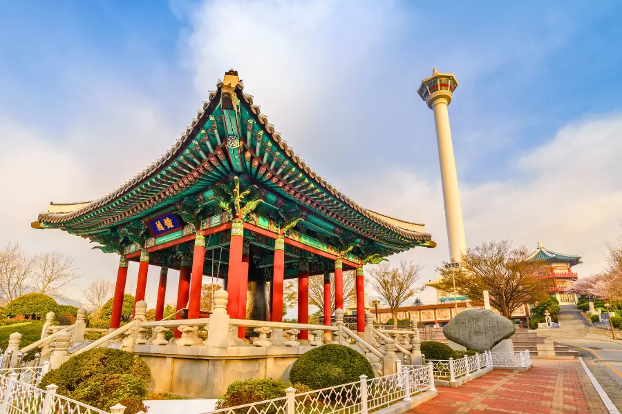 Công viên Yongdusan Park – Viên ngọc xanh tươi giữa lòng Busan Công viên Yongdusan Park – Viên ngọc xanh tươi giữa lòng Busan