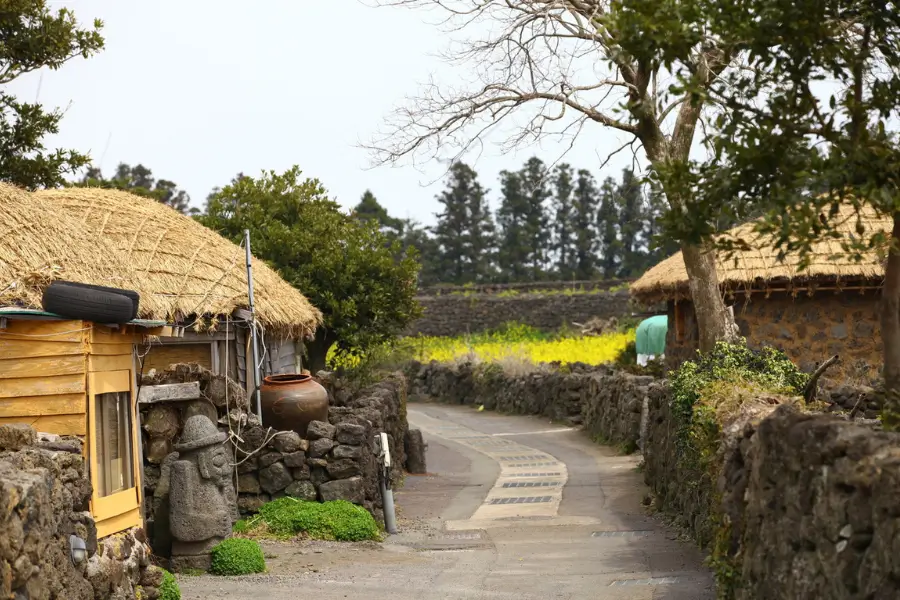 Làng Seongeup khác gì Bảo tàng Dân gian Jeju