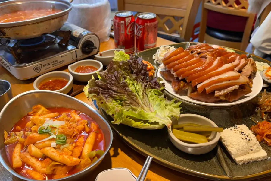 Miss Pig’s Feet - địa điểm ăn uống nổi tiếng ở Seoul