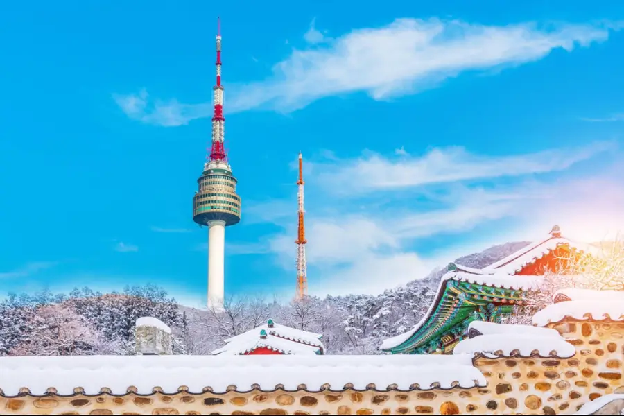 Tháp Nam San (N Seoul Tower) - Biểu tượng tình yêu của Seoul Tháp Nam San (N Seoul Tower) - Biểu tượng tình yêu của Seoul