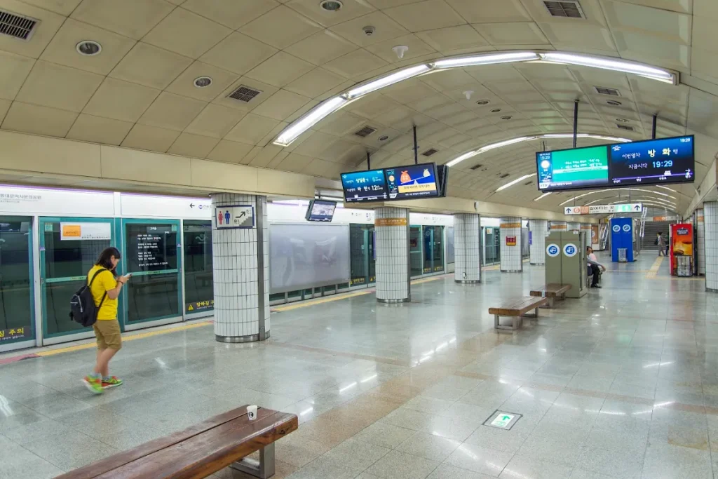 sử dụng tàu điện ngầm tại hàn quốc